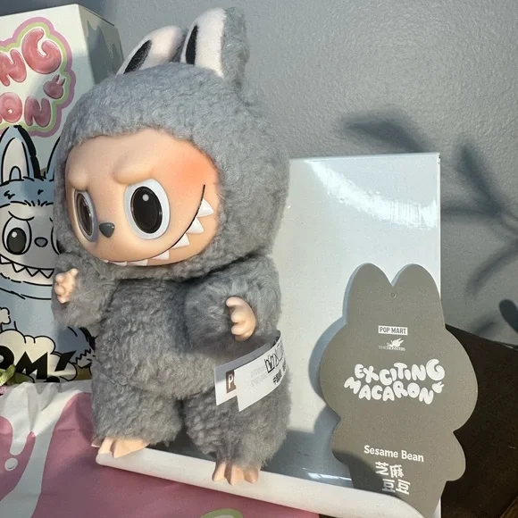 Pop Mart Labubu Exciting Macaron - Sesame Bean - Picture 2 of 4